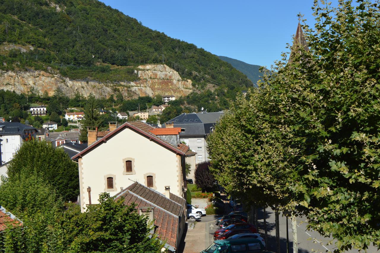 Hotel Restaurant Le Bellevue Ax-les-Thermes Exteriör bild