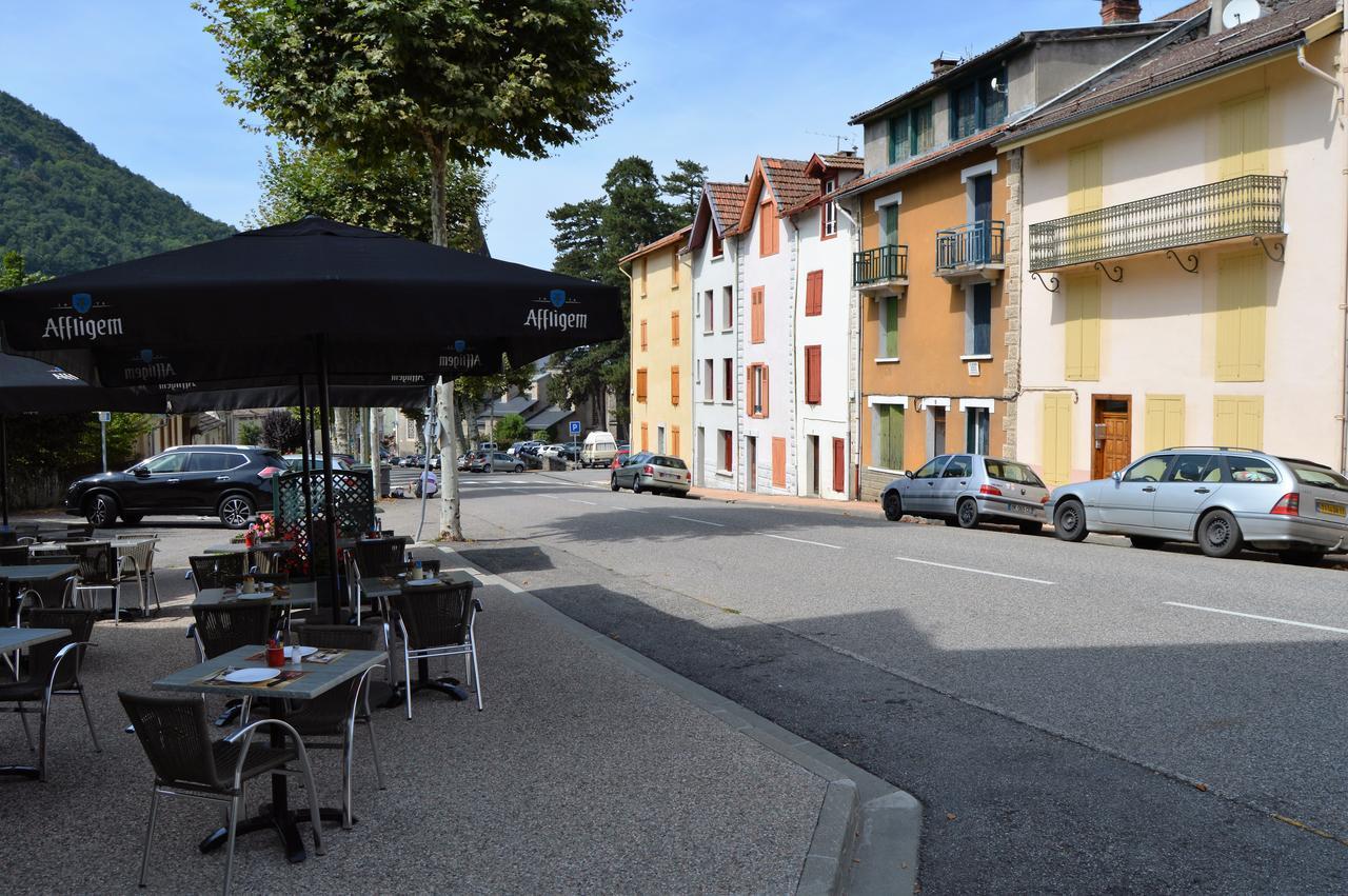 Hotel Restaurant Le Bellevue Ax-les-Thermes Exteriör bild