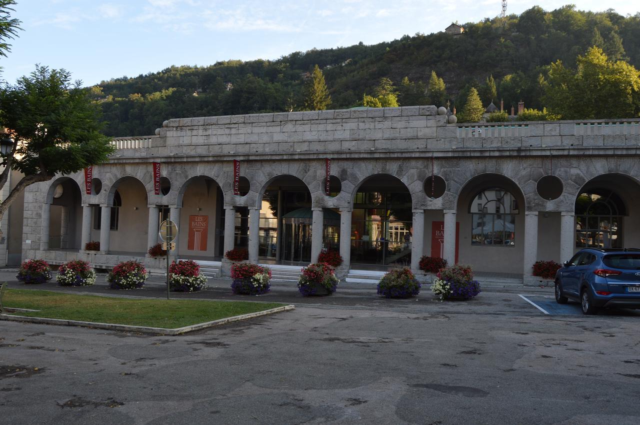 Hotel Restaurant Le Bellevue Ax-les-Thermes Exteriör bild
